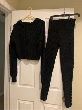 Source Unknown Black Cable Knit Hooded Sweater & Jogger Set